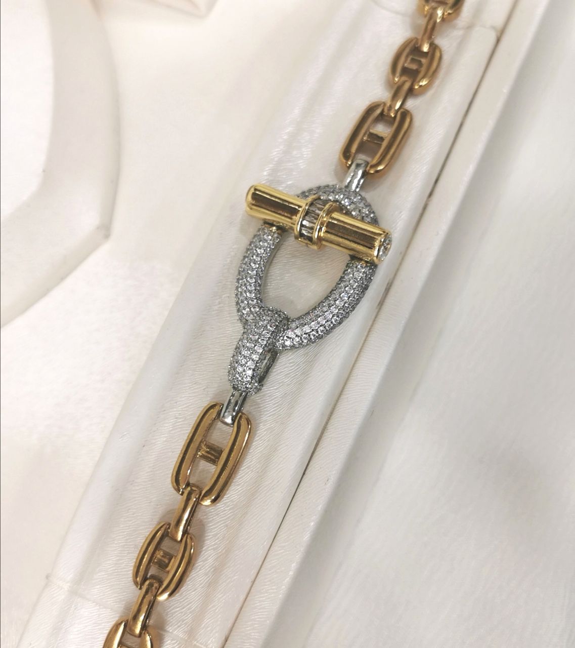 طقم فاخر من 4 قطع HRMS